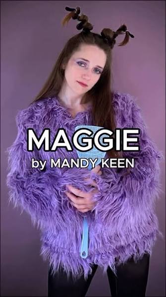 Mandy Keen performing MAGGIE